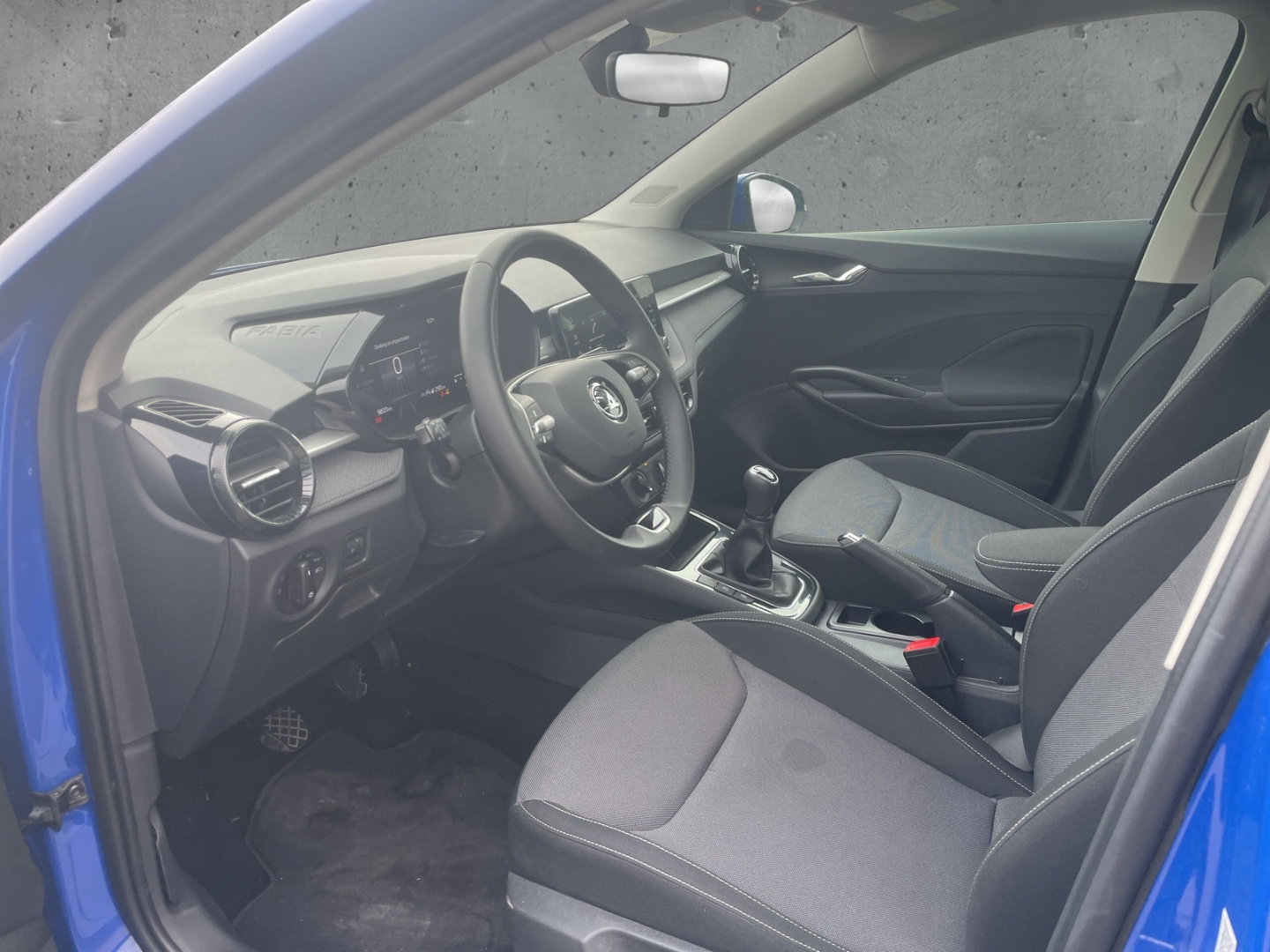 Fahrzeugabbildung SKODA Fabia Selection 1.0 TSI PDC SHZ Klima eFH LED