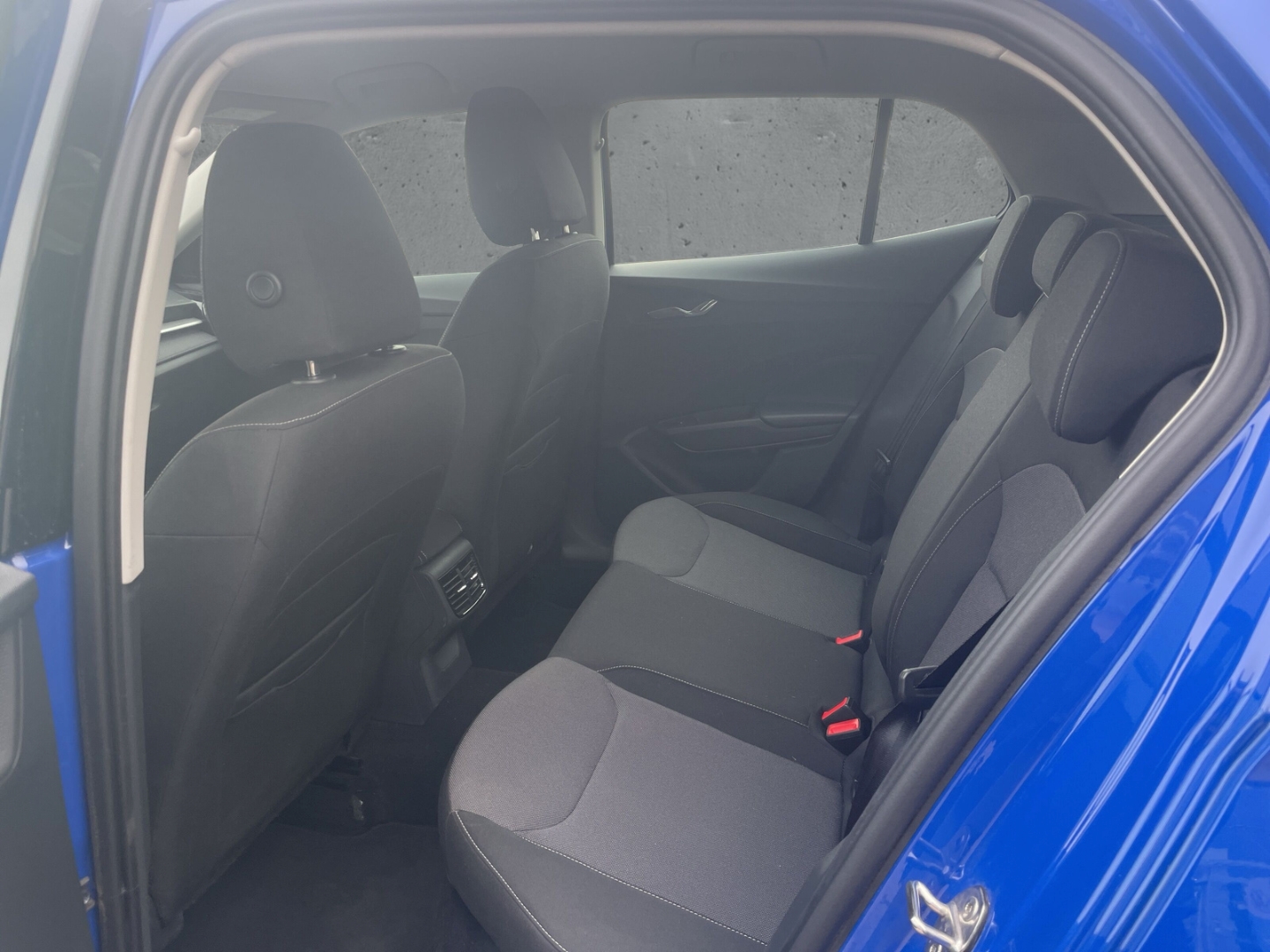 Fahrzeugabbildung SKODA Fabia Selection 1.0 TSI PDC SHZ Klima eFH LED