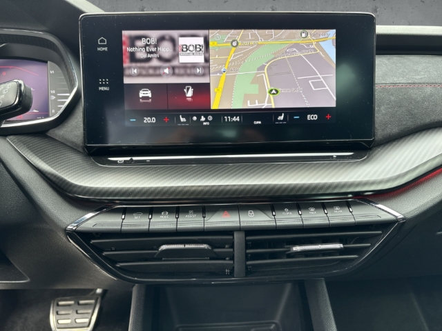 Fahrzeugabbildung SKODA Octavia Combi 1.4 TSI iV RS First Edition LED Kessy Navi SHZ