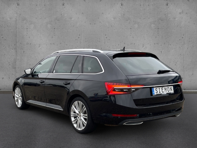 Fahrzeugabbildung SKODA Superb Combi TDI 4x4 DSG L&K AHK Pano Standheiz