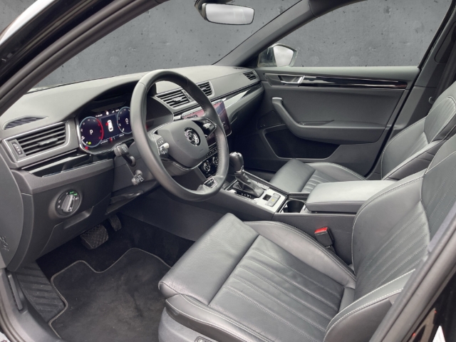 Fahrzeugabbildung SKODA Superb Combi TDI 4x4 DSG L&K AHK Pano Standheiz