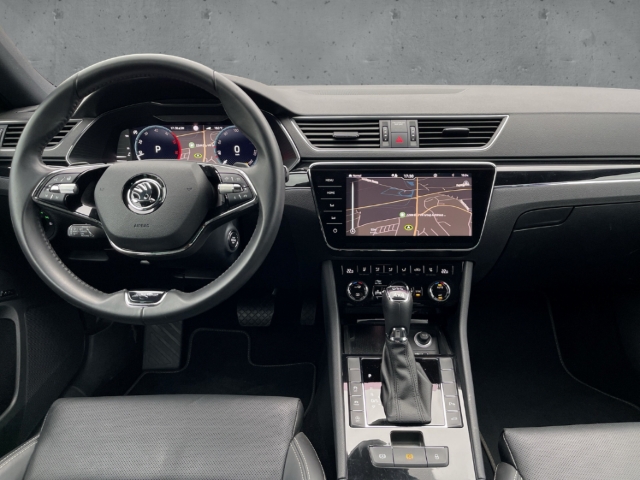 Fahrzeugabbildung SKODA Superb Combi TDI 4x4 DSG L&K AHK Pano Standheiz