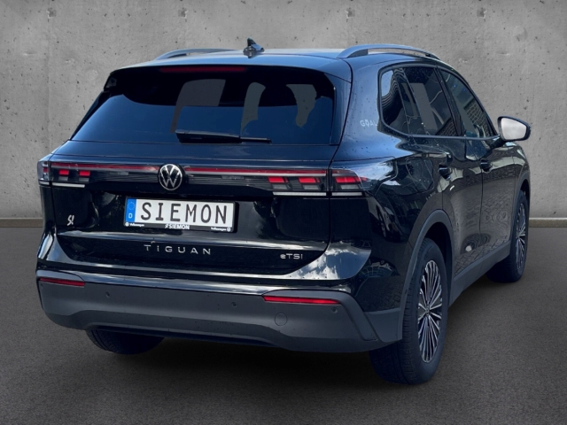 Fahrzeugabbildung Volkswagen Tiguan 1.5 eTSI DSG Goal AHK IQ.LIGHT Navi 360°K