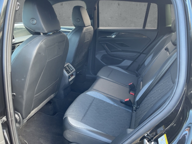 Fahrzeugabbildung Volkswagen Tiguan 1.5 eTSI DSG Goal AHK IQ.LIGHT Navi 360°K