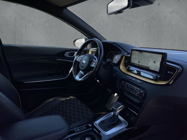 Fahrzeugabbildung Kia XCee'd 1.5 T-GDI Xdition NAVI CAM LED SHZ ACC