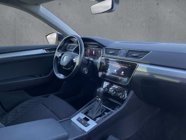 Fahrzeugabbildung SKODA Superb Combi 2.0 TDI DSG Ambit NAVI AHK ACC SHZ LM
