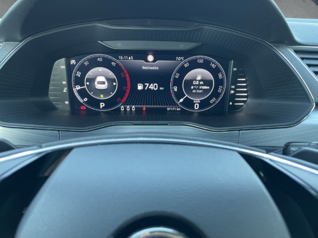 Fahrzeugabbildung SKODA Superb Combi 2.0 TDI DSG Ambit NAVI AHK ACC SHZ LM