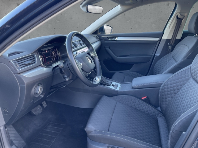 Fahrzeugabbildung SKODA Superb Combi 2.0 TDI DSG Ambit NAVI AHK ACC SHZ LM