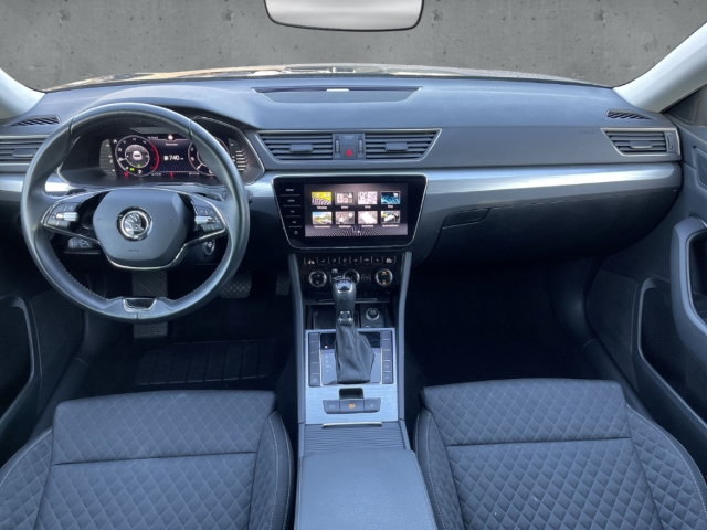 Fahrzeugabbildung SKODA Superb Combi 2.0 TDI DSG Ambit NAVI AHK ACC SHZ LM