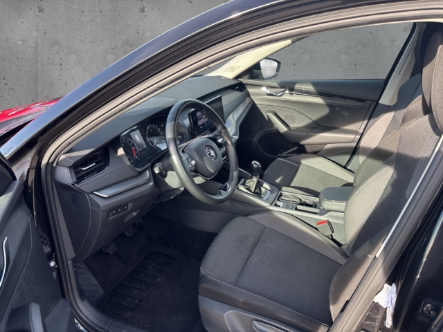 Fahrzeugabbildung SKODA Octavia Combi Ambition 2.0 TDI LED Sperrdiff. Apple CarPlay Android Auto