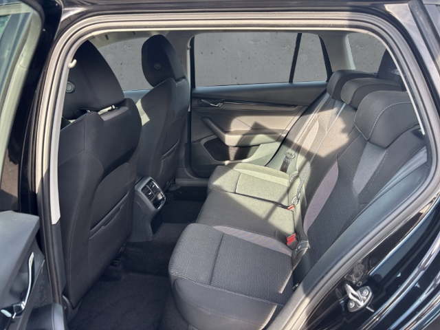 Fahrzeugabbildung SKODA Octavia Combi Ambition 2.0 TDI LED Sperrdiff. Apple CarPlay Android Auto