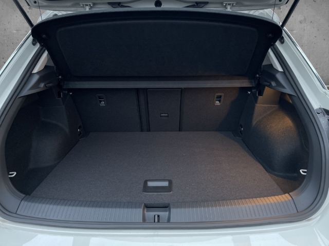 Fahrzeugabbildung Volkswagen T-Roc 1.5 TSI DSG Style LED+ ACC SHZ PDC AppConn