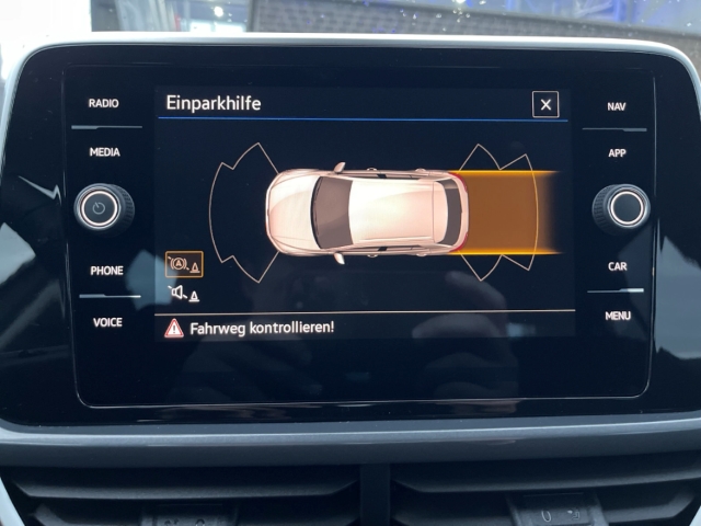 Fahrzeugabbildung Volkswagen T-Roc 1.5 TSI DSG Style LED+ ACC SHZ PDC AppConn