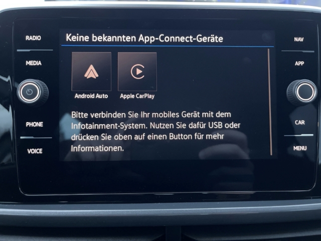 Fahrzeugabbildung Volkswagen T-Roc 1.5 TSI DSG Style LED+ ACC SHZ PDC AppConn