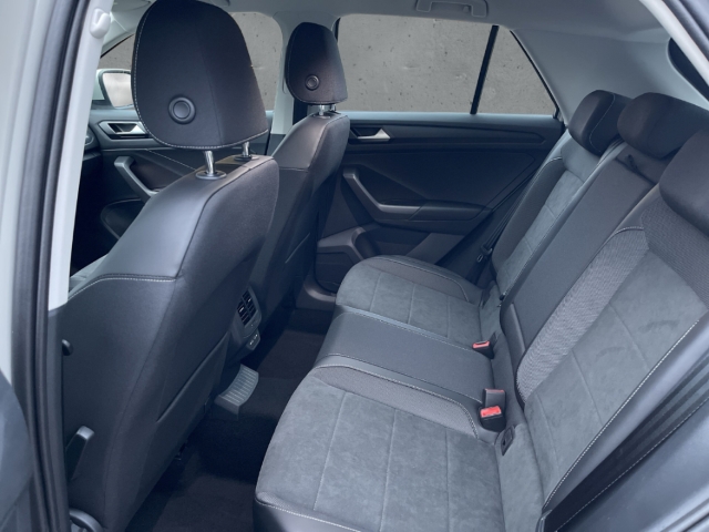 Fahrzeugabbildung Volkswagen T-Roc 1.5 TSI DSG Style LED+ ACC SHZ PDC AppConn