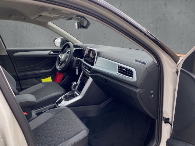 Fahrzeugabbildung Volkswagen T-Roc EU6e 1.5 TSI DSG Goal LED AHK GJR Kamera