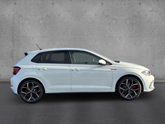 Fahrzeugabbildung Volkswagen Polo GTI 2.0 TSI IQ.LIGHT Pano RearView ACC SHZ