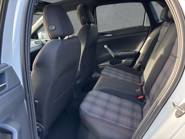 Fahrzeugabbildung Volkswagen Polo GTI 2.0 TSI IQ.LIGHT Pano RearView ACC SHZ