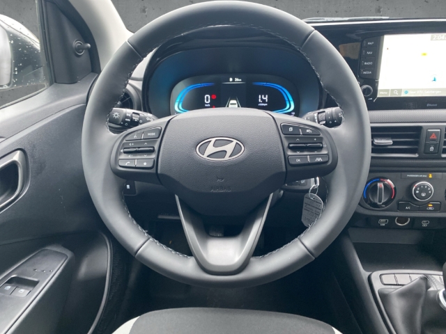 Fahrzeugabbildung Hyundai i10 FL MY25 1.0 GDi SELECT Navi RKam BT DAB CarPlay DigiCockpit