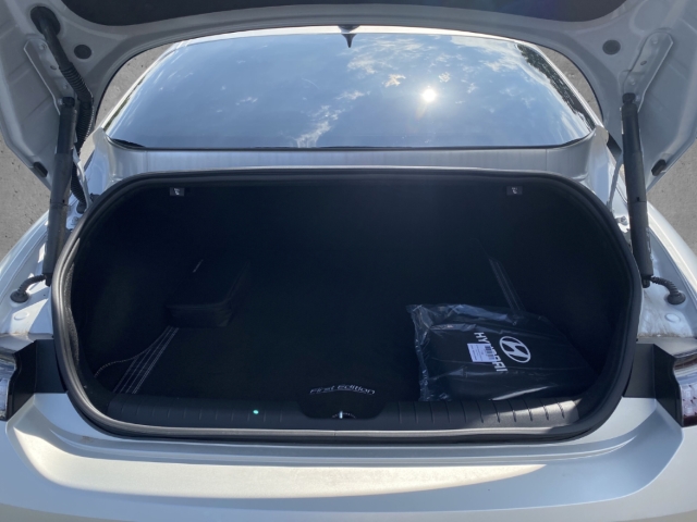 Fahrzeugabbildung Hyundai IONIQ 6 EV 77,4kWh 4WD FIRST EDITION HUD Navi Memory Sitze Soundsystem Bose LED