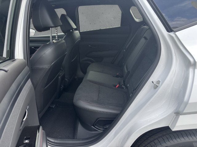 Fahrzeugabbildung Hyundai TUCSON FL PHEV 1.6 AT 2WD N-LINE Panoramadach HUD Navi digitales Cockpit Soundsystem