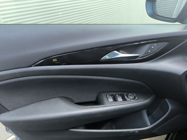 Fahrzeugabbildung Opel Insignia B Sports Tourer 2.0 CDTI Business AHK SHZ NAVI