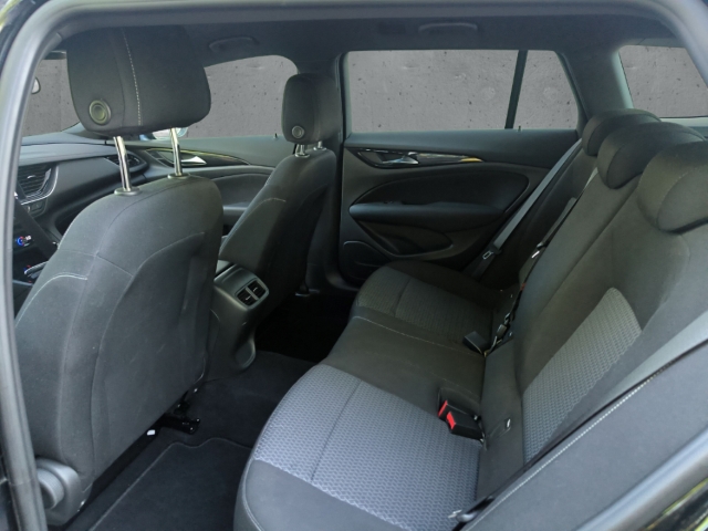 Fahrzeugabbildung Opel Insignia B Sports Tourer 2.0 CDTI Business AHK SHZ NAVI