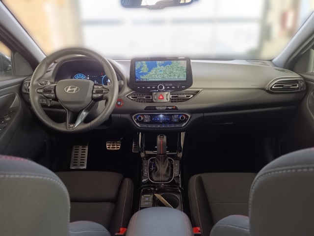 Fahrzeugabbildung Hyundai i30 FL Kombi 1.5 T-GDI 48V DCT N-Line MY25 Sportpaket Navi Digitales Cockpit LED ACC
