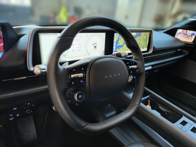 Fahrzeugabbildung Hyundai IONIQ 6 77,4kWh 2WD UNIQ Digi-Spiegel HUD Navi Digitales Cockpit Memory Sitze Soundsystem
