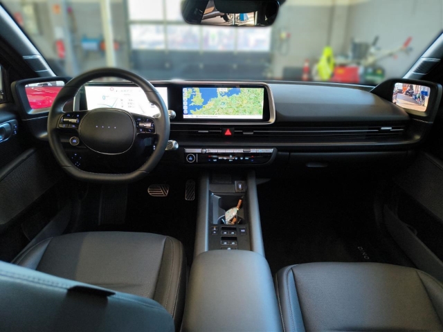 Fahrzeugabbildung Hyundai IONIQ 6 77,4kWh 2WD UNIQ Digi-Spiegel HUD Navi Digitales Cockpit Memory Sitze Soundsystem