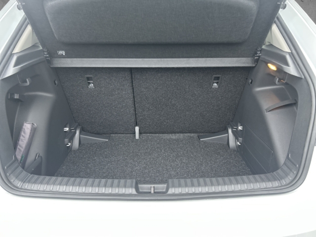 Fahrzeugabbildung SKODA Fabia 1.0 TSI SELECTION Klimaauto LED Apple CarPlay