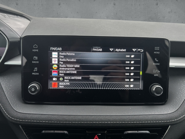 Fahrzeugabbildung SKODA Fabia 1.0 TSI SELECTION Klimaauto LED Apple CarPlay