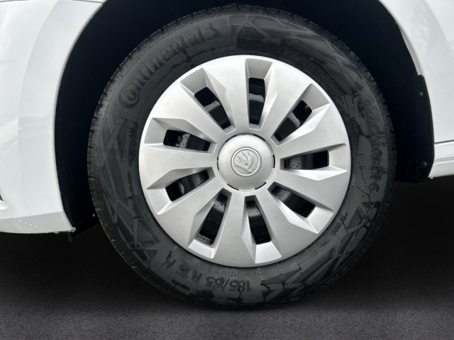 Fahrzeugabbildung SKODA Fabia 1.0 TSI SELECTION Klimaauto LED Apple CarPlay