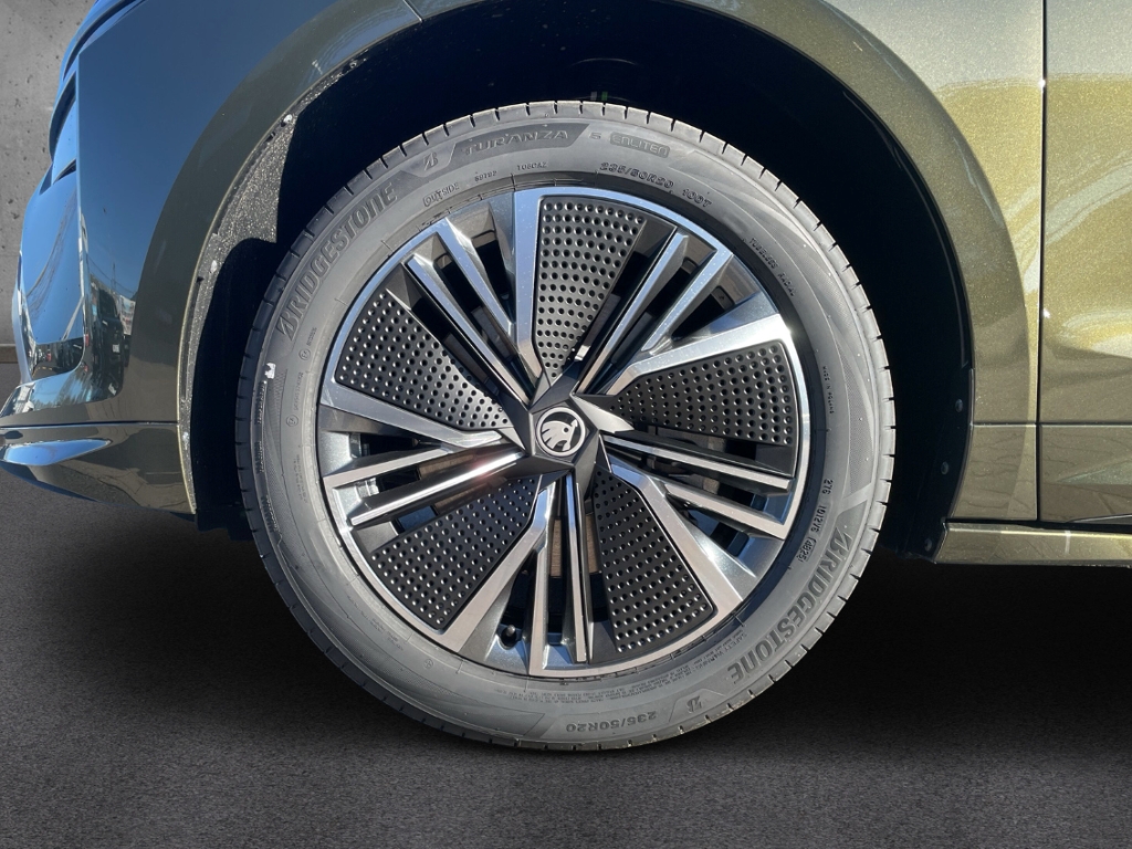 Fahrzeugabbildung SKODA Enyaq 85 Suite Plus-Paket AHK LM20 Trennnetz