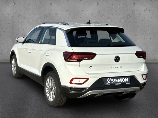 Fahrzeugabbildung Volkswagen T-Roc 1.5 TSI DSG Style LED+ ACC SHZ PDC AppConn