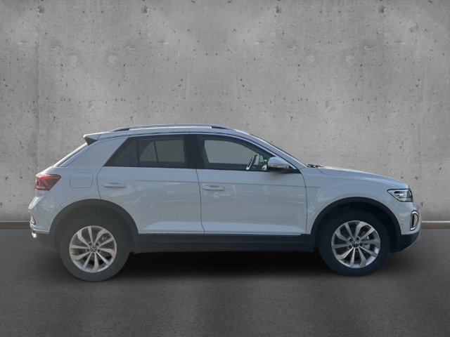 Fahrzeugabbildung Volkswagen T-Roc 1.5 TSI DSG Style LED+ ACC SHZ PDC AppConn