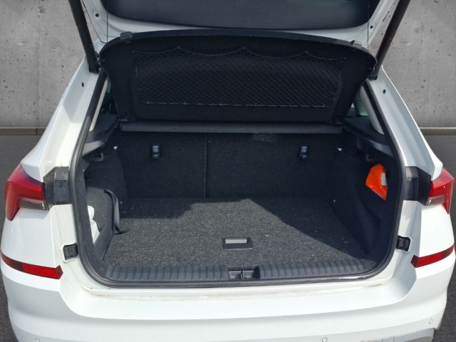 Fahrzeugabbildung SKODA Kamiq 1.0 TSI ScoutLine PDC SHZ LED Navi Keyless