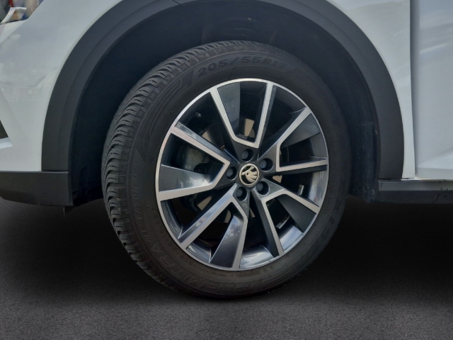 Fahrzeugabbildung SKODA Kamiq 1.0 TSI ScoutLine PDC SHZ LED Navi Keyless