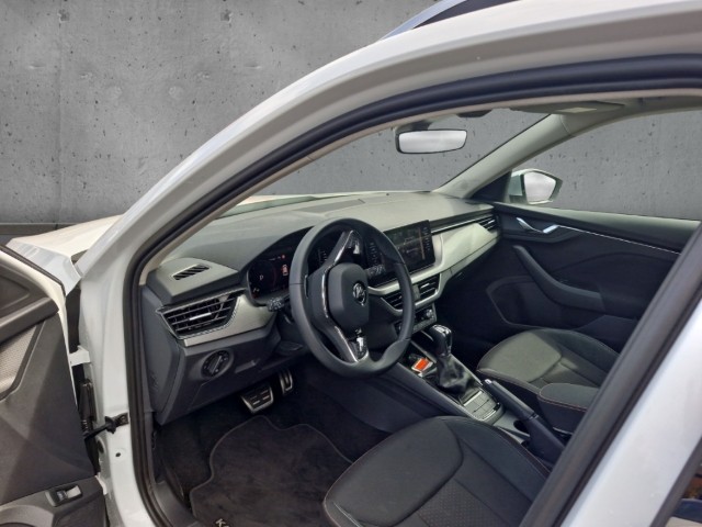 Fahrzeugabbildung SKODA Kamiq 1.0 TSI ScoutLine PDC SHZ LED Navi Keyless