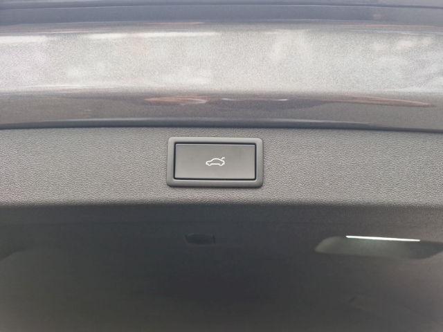 Fahrzeugabbildung SKODA Enyaq 60 Loft Clever-Paket AHK LED Navi PDC Klima