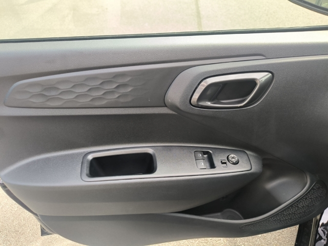 Fahrzeugabbildung Hyundai i10 FL MY25 1.0 5-AMT Trend Navi Apple CarPlay Android Auto Musikstreaming DAB SHZ