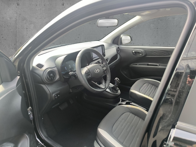 Fahrzeugabbildung Hyundai i10 FL MY25 1.0 5-AMT Trend Navi Apple CarPlay Android Auto Musikstreaming DAB SHZ