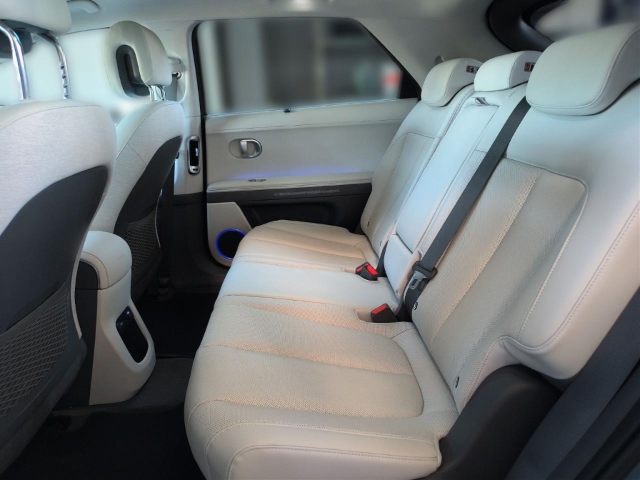 Fahrzeugabbildung Hyundai IONIQ 5 77,4kWh 4WD UNIQ 20LM Assist Panorama AHK HUD Navi Digitales Cockpit Soundsystem