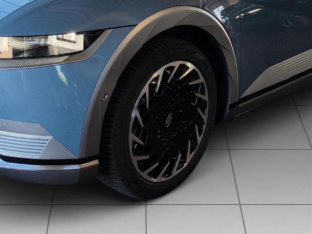 Fahrzeugabbildung Hyundai IONIQ 5 77,4kWh 4WD UNIQ 20LM Assist Panorama AHK HUD Navi Digitales Cockpit Soundsystem