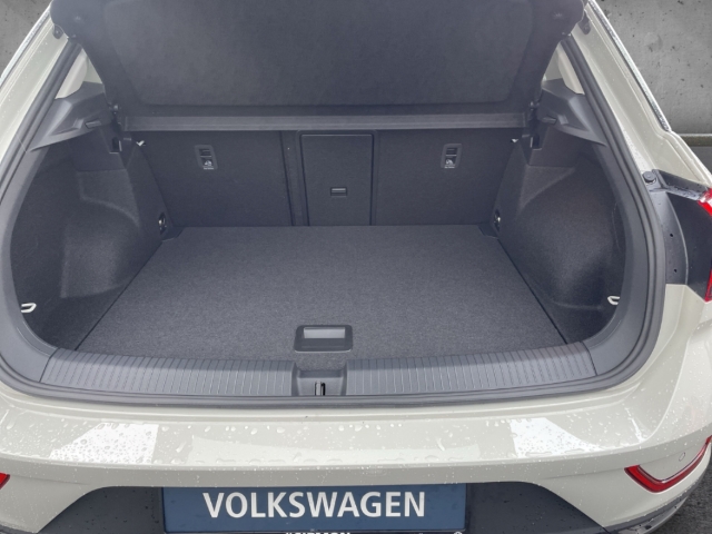 Fahrzeugabbildung Volkswagen T-Roc 1.5TSI DSG Goal AHK ACC SHZ Kamera AppConn