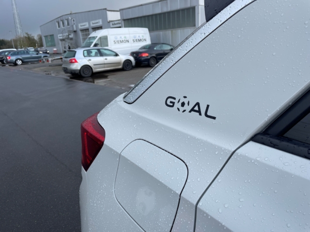 Fahrzeugabbildung Volkswagen T-Roc 1.5TSI DSG Goal AHK ACC SHZ Kamera AppConn