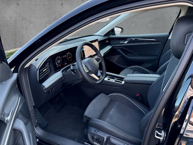 Fahrzeugabbildung Volkswagen Passat 2.0 TDI DSG Business LED Navi AHK SHZ ZV