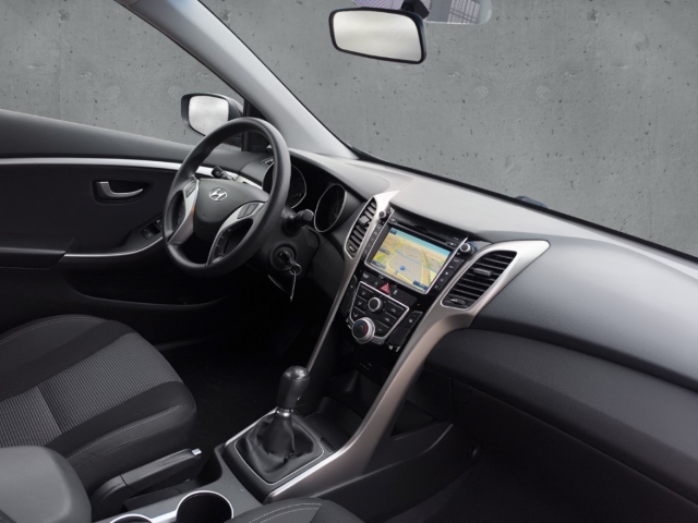 Fahrzeugabbildung Hyundai i30 1.6 CRDi ISG SOKO Navi 1.Hand RKam PDC Bluetooth Allwetter