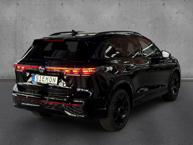 Fahrzeugabbildung Volkswagen Tiguan 1.5eTSI DSG R-Line AHK IQ.LIGHT BlackStyl
