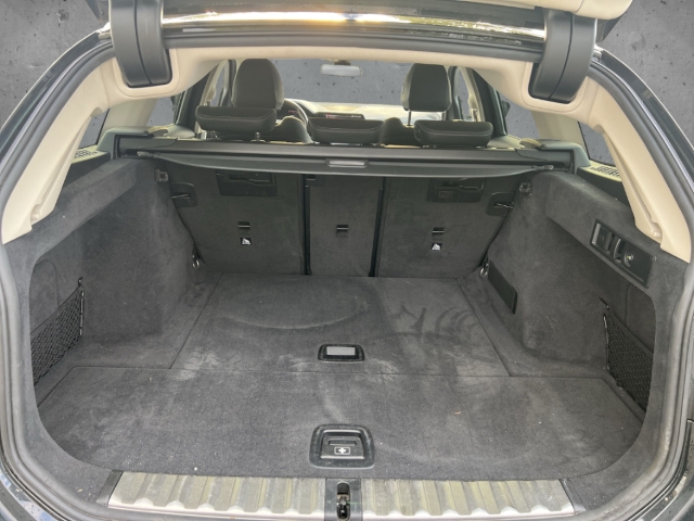 Fahrzeugabbildung BMW 318 d touring Advantage StandHZG AHK Navi Laser